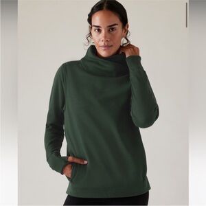 Cozy karma twist neck sweatshirt. Excellent used condition.